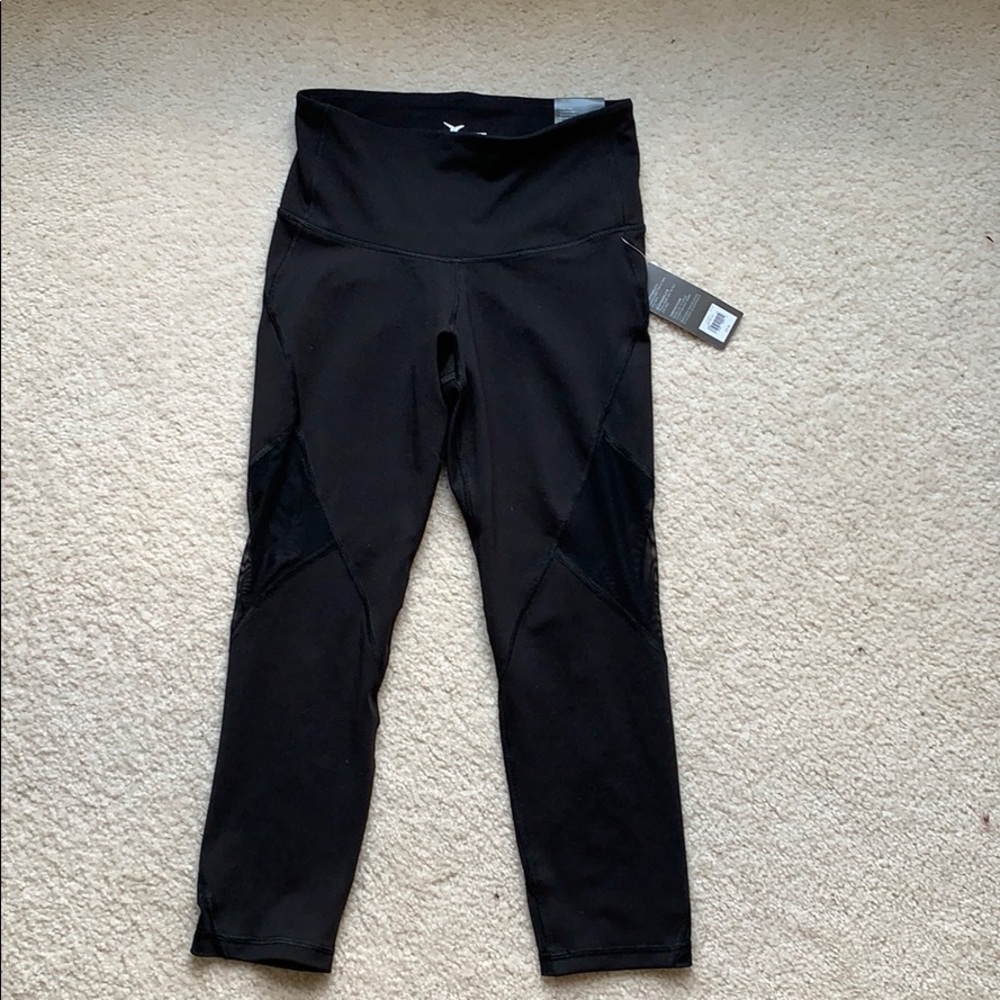 Old Navy High-rise Fitted Crop Leggings NWT